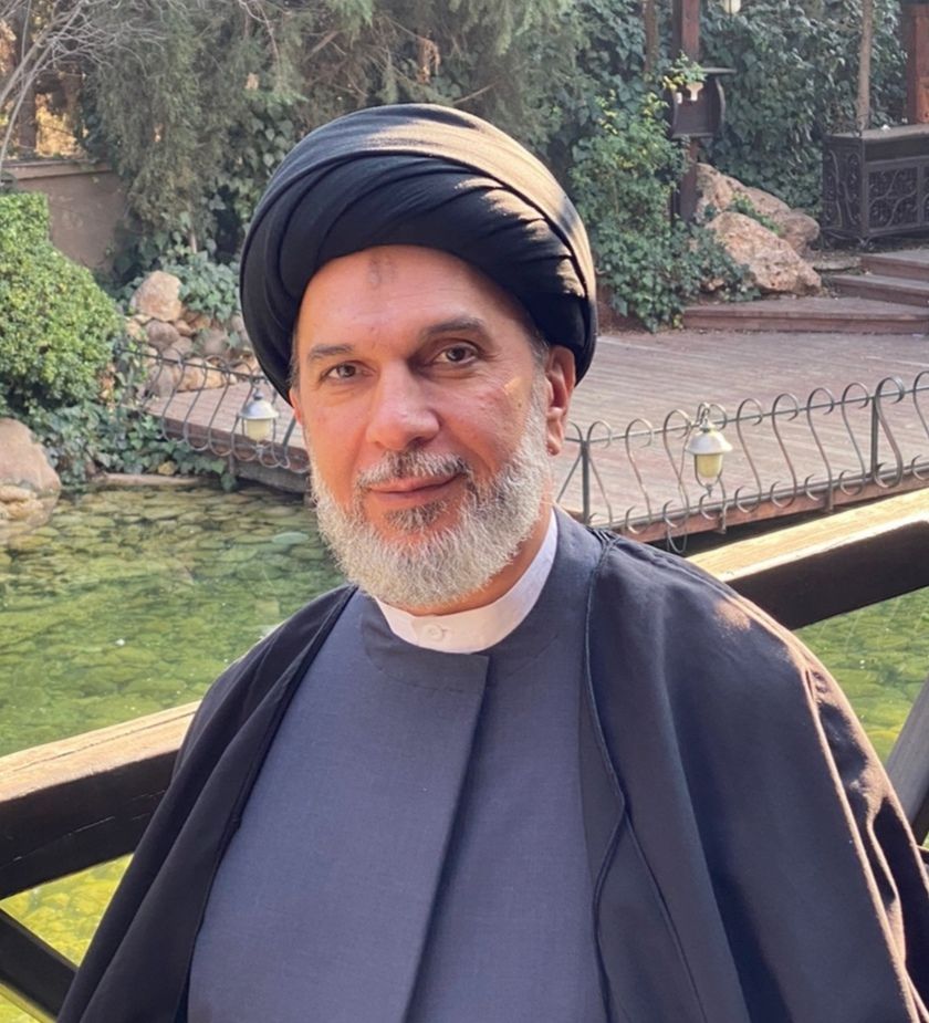 السَّيِّدُ نَبيلٌ الحُسَنيُّ باحثٌ في الفكرِ الإسلاميّ، ومحقق للتراث، ومؤلفٌ للعديد من الكتب والموسوعات العلميّة